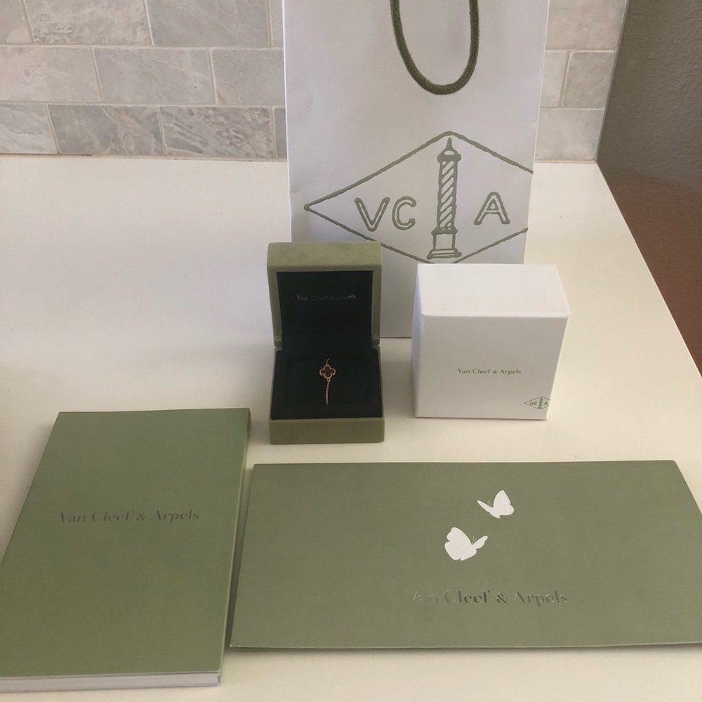 SOLD ❤️Van Cleef & Arpels Rose Gold Carnelian Bracelet 18k
